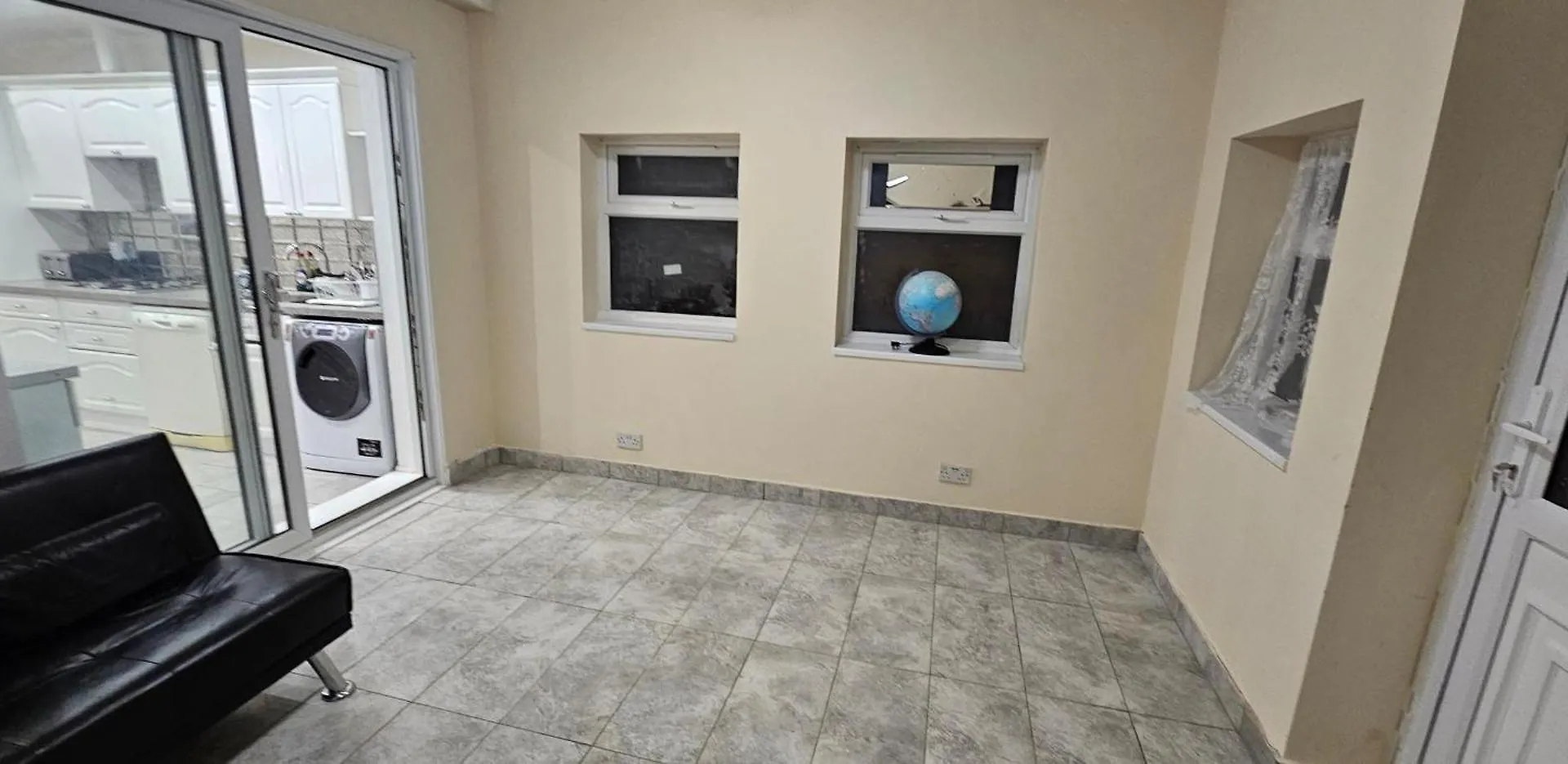 Spacious & Modern 2-Bed House In Дагенем Великобритания