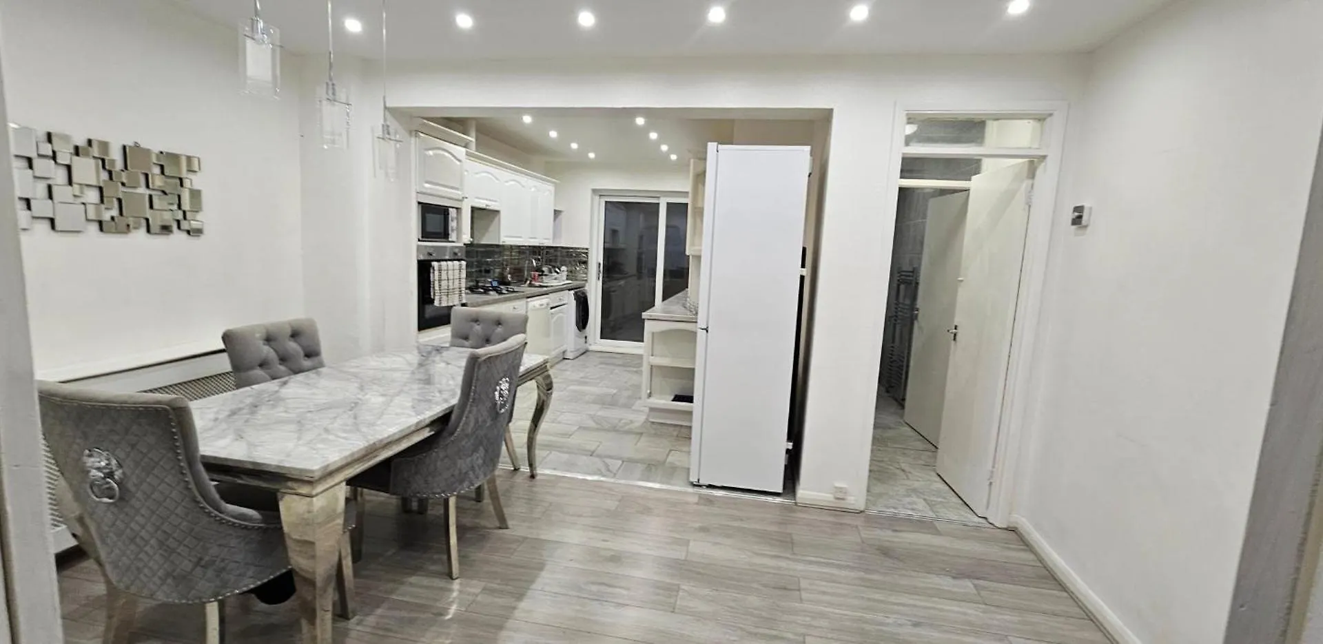 Spacious & Modern 2-Bed House In Дагенем Дом отдыха
